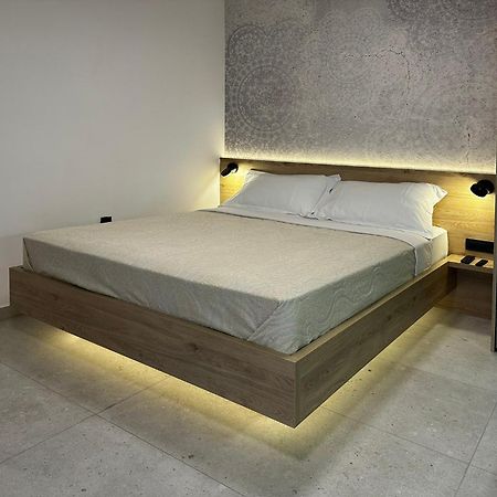 Studio Apartments Lace Novalja Luaran gambar