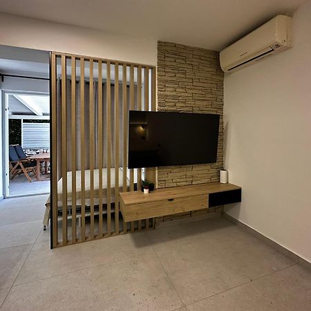 Studio Apartments Lace Novalja Luaran gambar