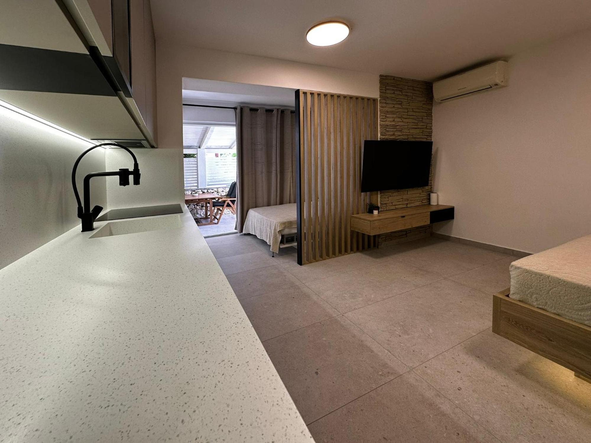 Studio Apartments Lace Novalja Luaran gambar