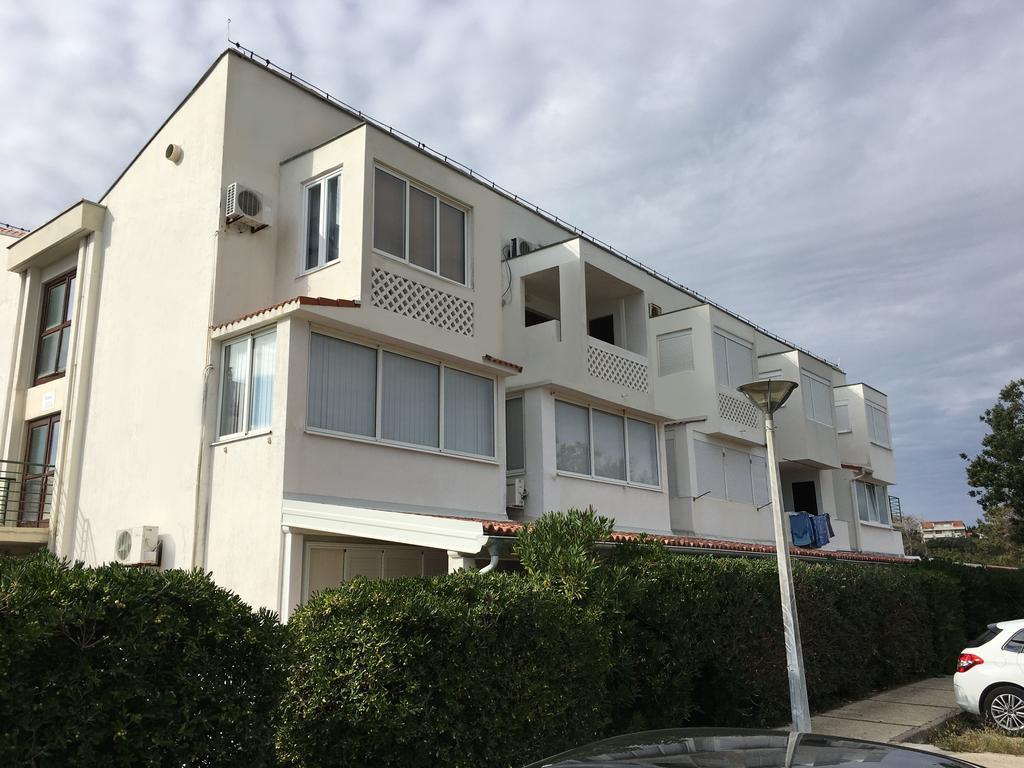 Studio Apartments Lace Novalja Luaran gambar